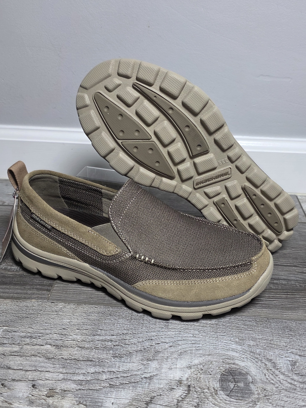 Skechers Men's Superior Milford Lightweight Slip-on Loafer Shoes Sz 9 *NWT